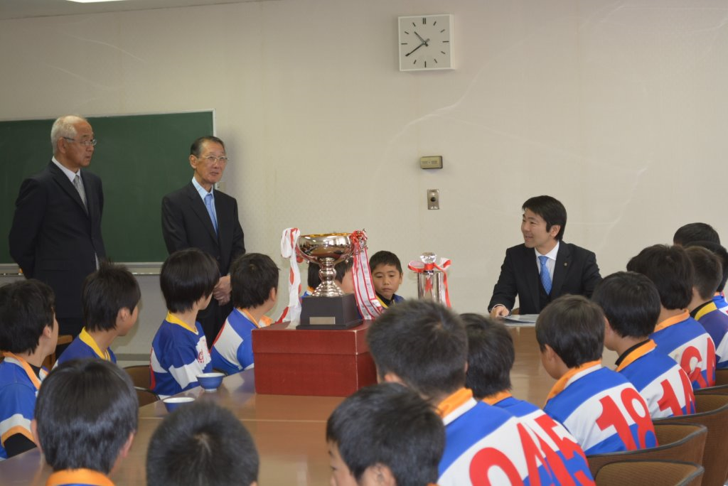 http://kamakura-rugby.com/news/images/%E8%A8%AA%E5%95%8F%EF%BC%92.png